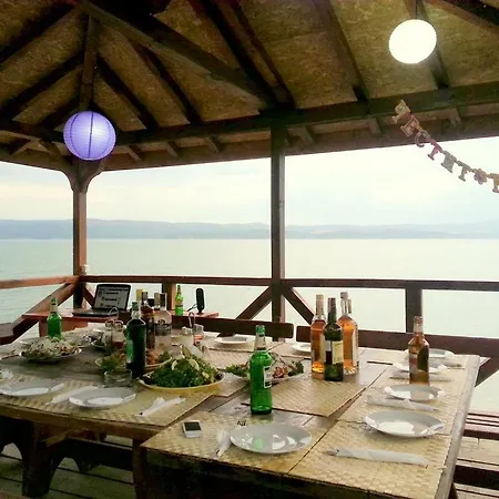 Комплекс Белите Къщи Resort Shtarkelovo Gnezdo