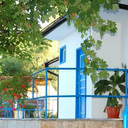 Комплекс Белите Къщи * Shtarkelovo Gnezdo