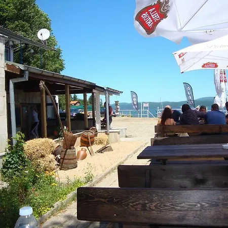 Комплекс Белите Къщи Resort Shtarkelovo Gnezdo