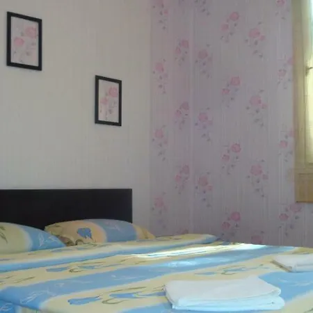 Resort Комплекс Белите Къщи Shtarkelovo Gnezdo