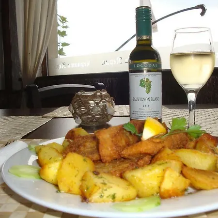 Комплекс Белите Къщи Resort Shtarkelovo Gnezdo