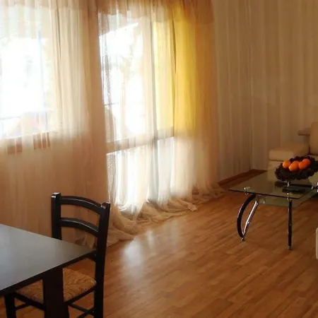 Комплекс Белите Къщи אתר נופש Shtarkelovo Gnezdo